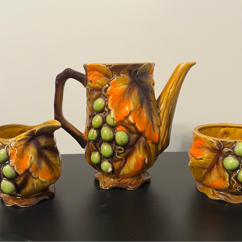 Vintage Nasco Japan Swirling Leaves Set